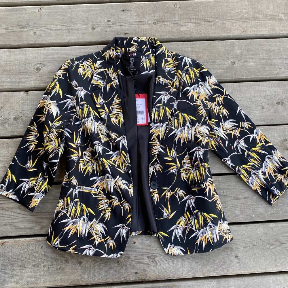 NWT || YesT Black & Yellow Fern Blazer